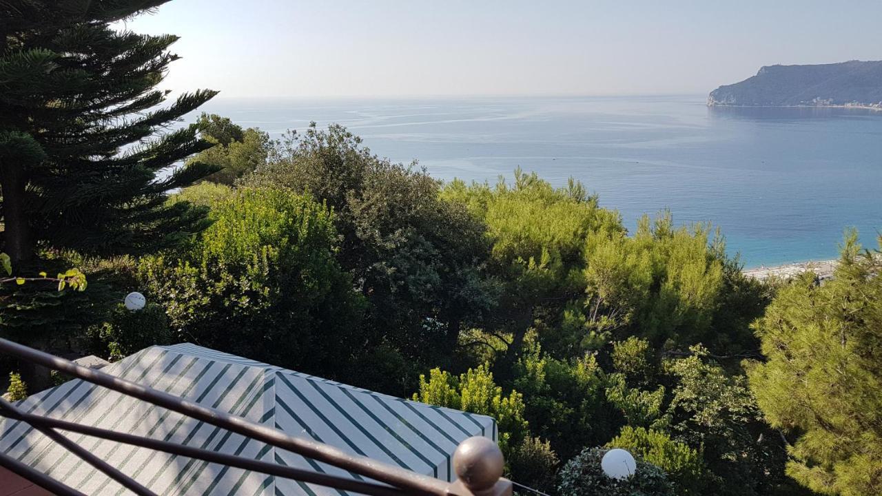 Le Terre Del Drago Apartment Bergeggi Exteriör bild