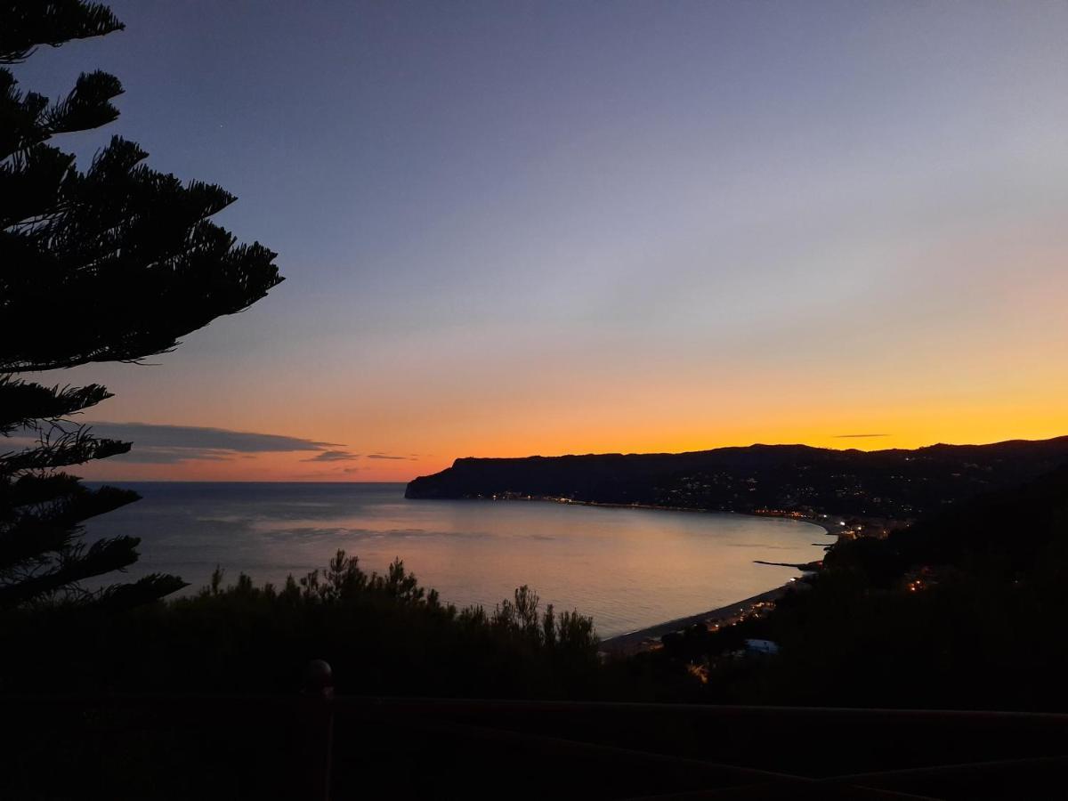 Le Terre Del Drago Apartment Bergeggi Exteriör bild
