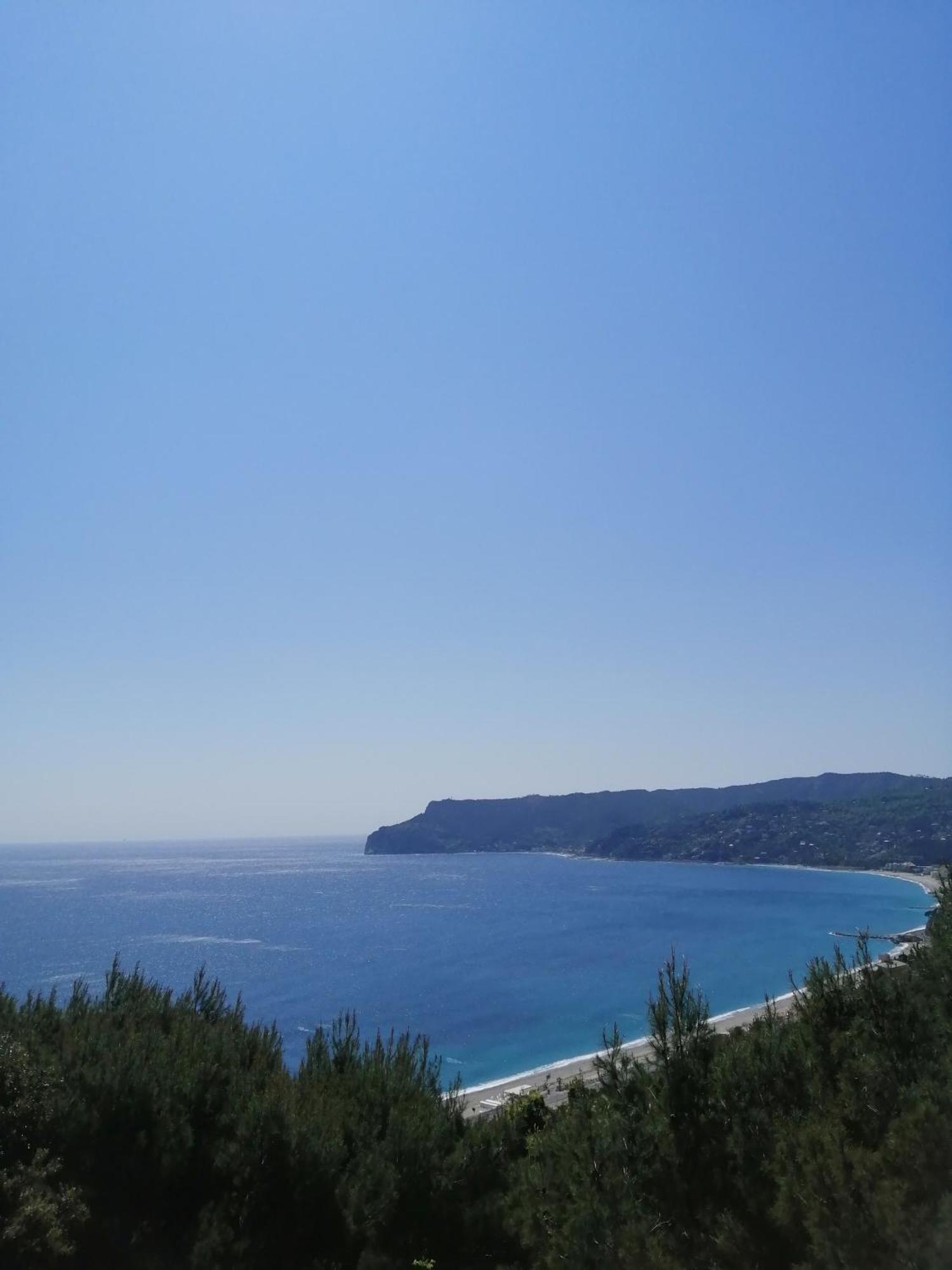 Le Terre Del Drago Apartment Bergeggi Rum bild