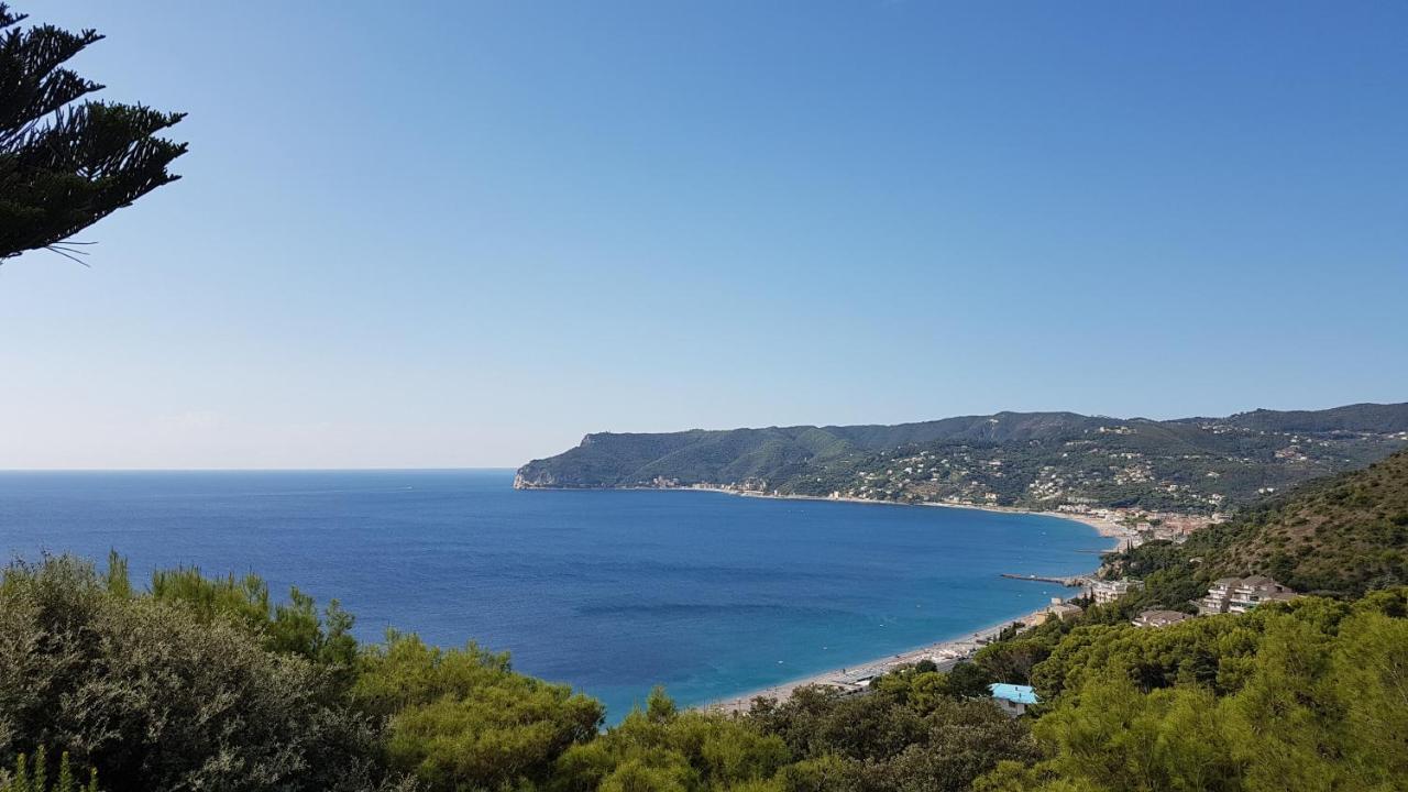 Le Terre Del Drago Apartment Bergeggi Exteriör bild